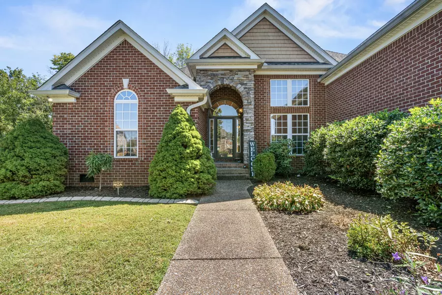 1045 Pittman Dr, Gallatin, TN 37066