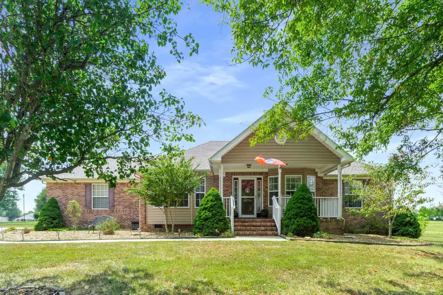 1900 Spears Ln, Columbia, TN 38401