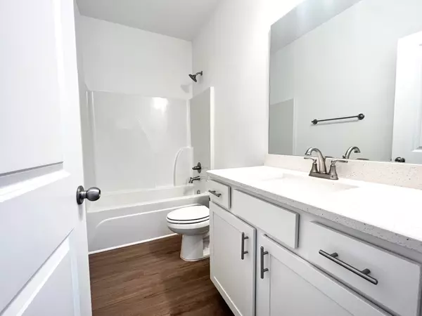 Chattanooga, TN 37415,13 Flash Way