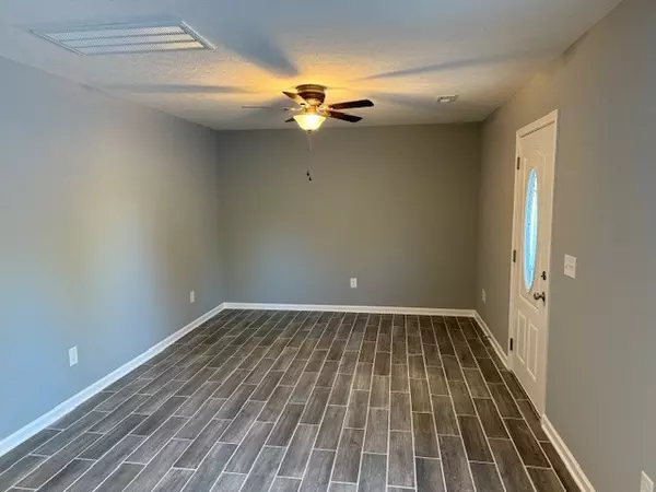 Tullahoma, TN 37388,409 Waggoner St #W