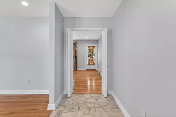 Nashville, TN 37220,5416 Wakefield Dr