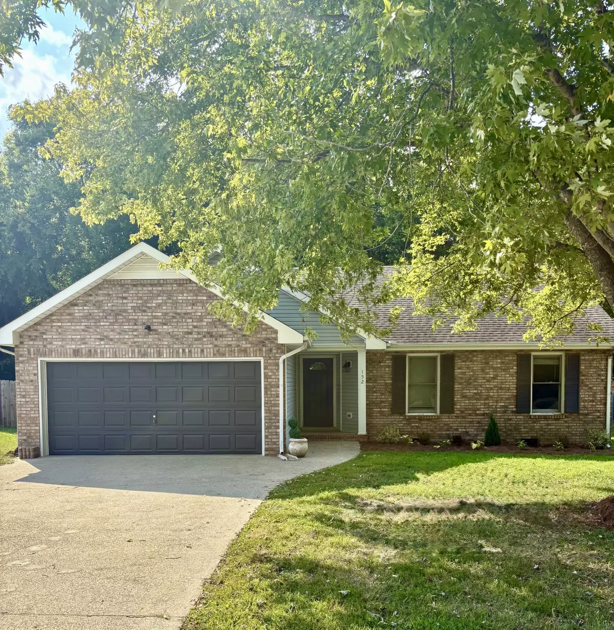 Clarksville, TN 37043,152 Shady Maple Dr
