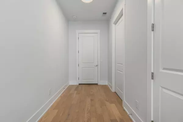 Nashville, TN 37203,119 Acklen Park Dr #101