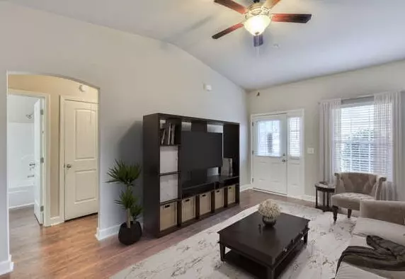 Mount Juliet, TN 37122,1040 Charlie Daniels Pkwy #176