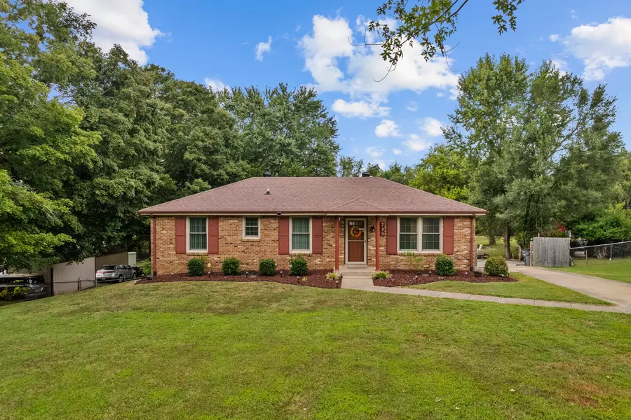 739 Pollard Rd, Clarksville, TN 37042