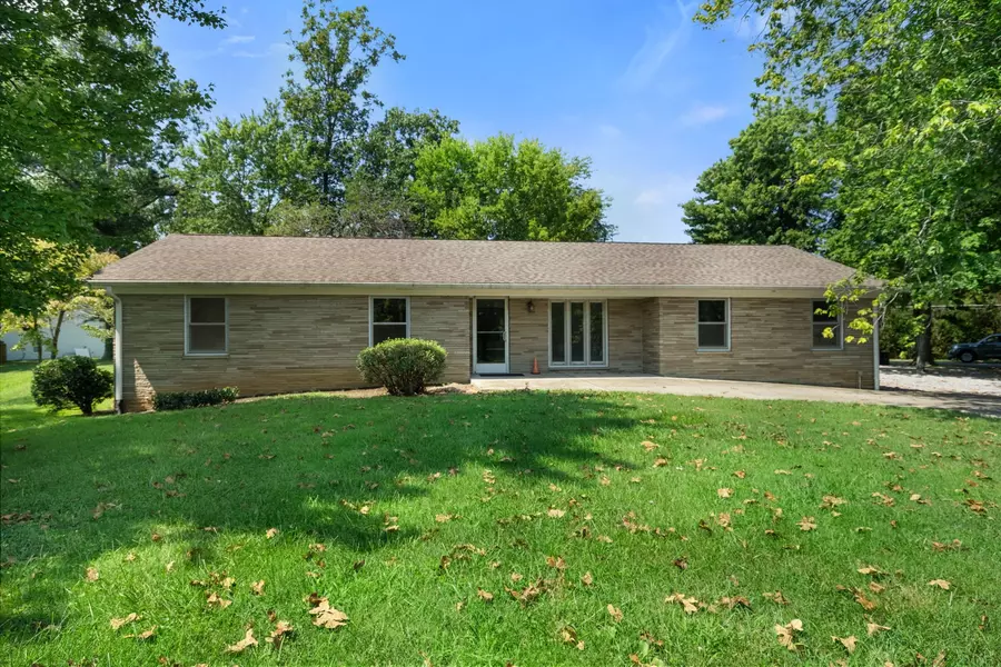 658 N Broadway, Portland, TN 37148