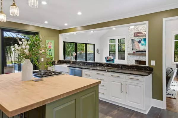 Nashville, TN 37215,1702 Stokes Ln