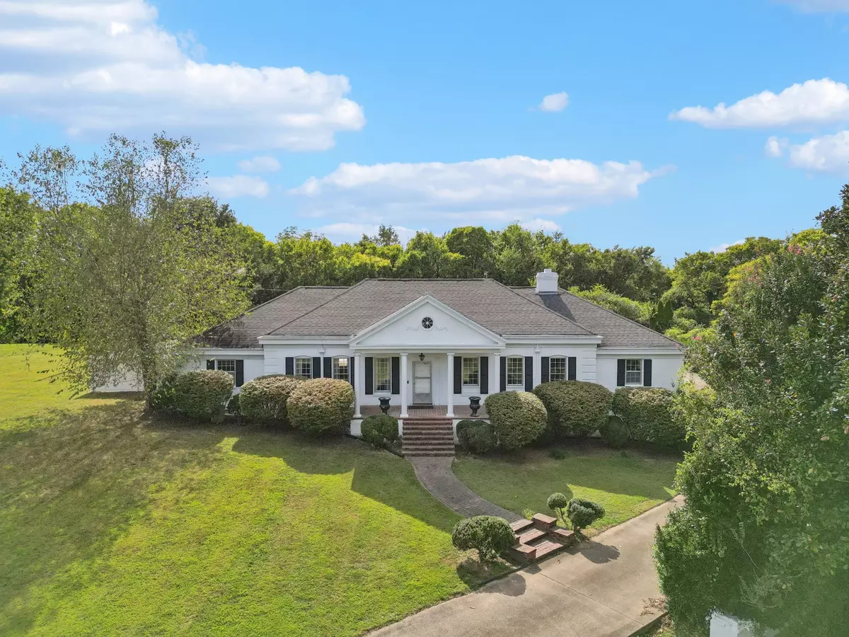 Shelbyville, TN 37160,708 S Brittain St