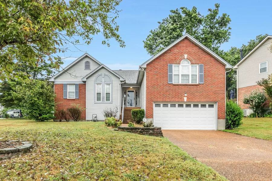 2001 Alice Springs Ct, Mount Juliet, TN 37122