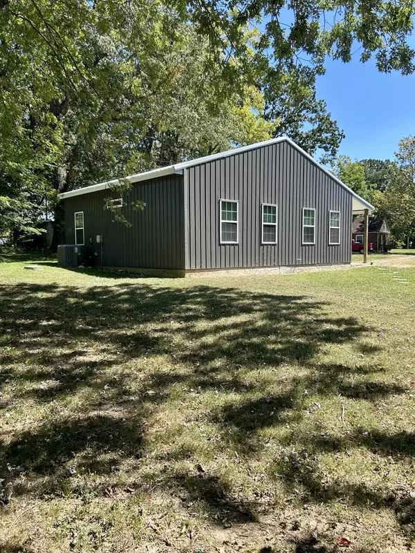 White Bluff, TN 37187,506 Church St