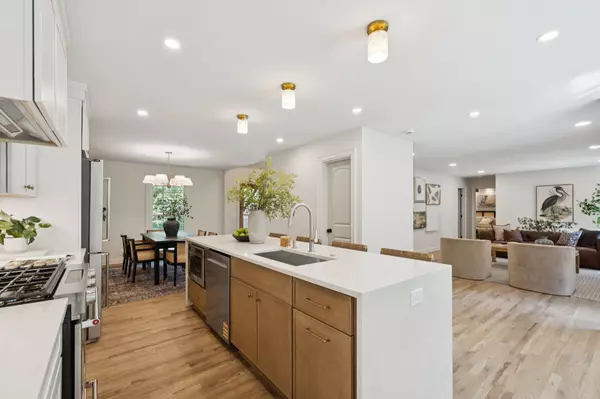 Brentwood, TN 37027,7010 Ellendale Dr