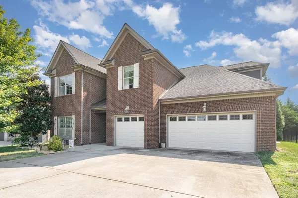 5227 Starnes Dr, Murfreesboro, TN 37128