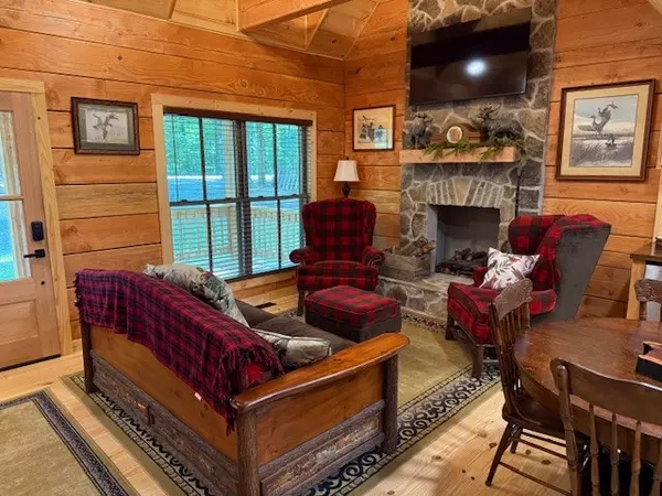 Tullahoma, TN 37388,1048 Turkey Creek Boat Dock Rd