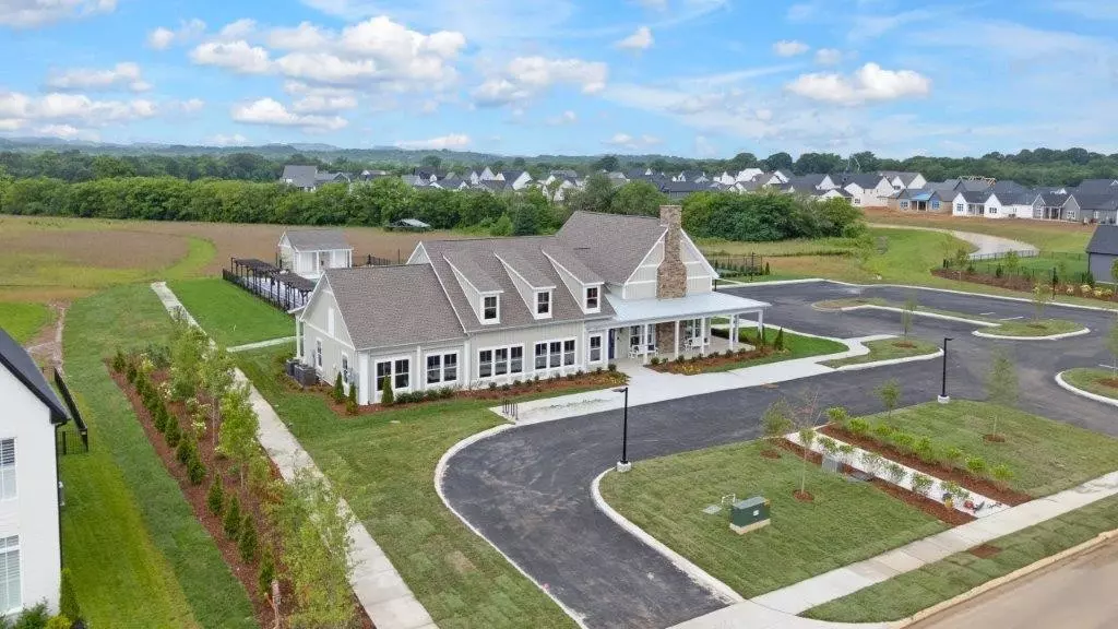 8041 Whitcroft Dr, College Grove, TN 37046