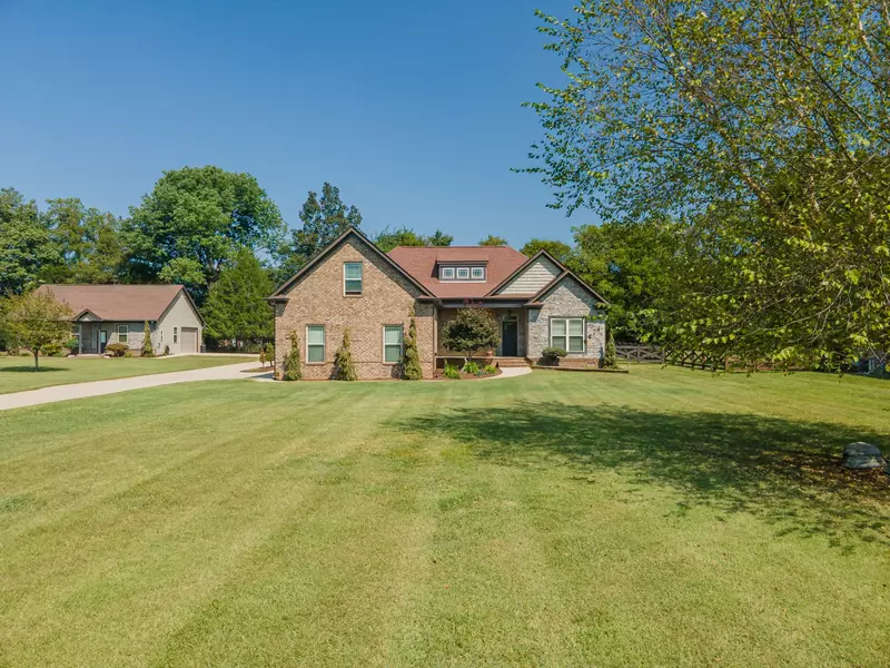 1424 Azalee Ln, Chapel Hill, TN 37034