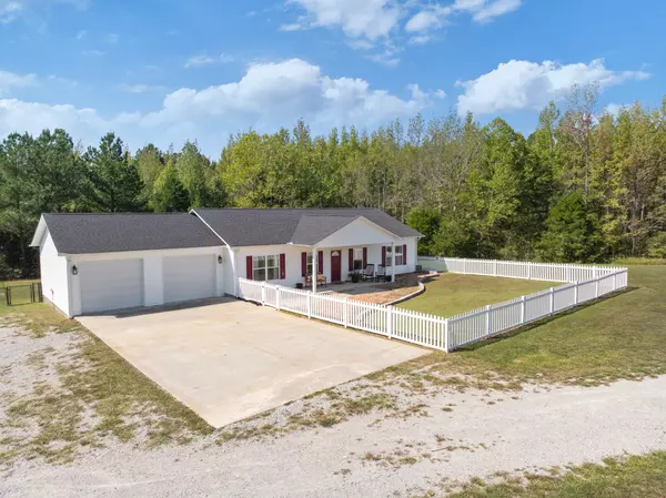 Big Sandy, TN 38221,175 Rolling Oak Dr