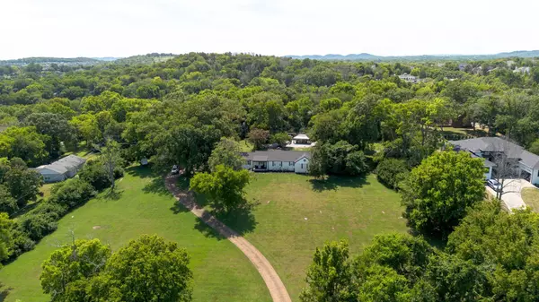 Brentwood, TN 37027,5723 Cloverland Dr