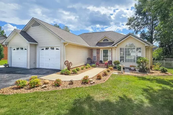 935 Woodwinds Dr, Cookeville, TN 38501