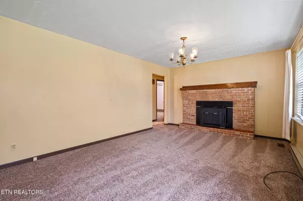 Harrogate, TN 37752,253 Lincoln Drive