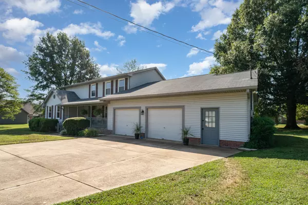 Columbia, TN 38401,1407 Courtland Dr
