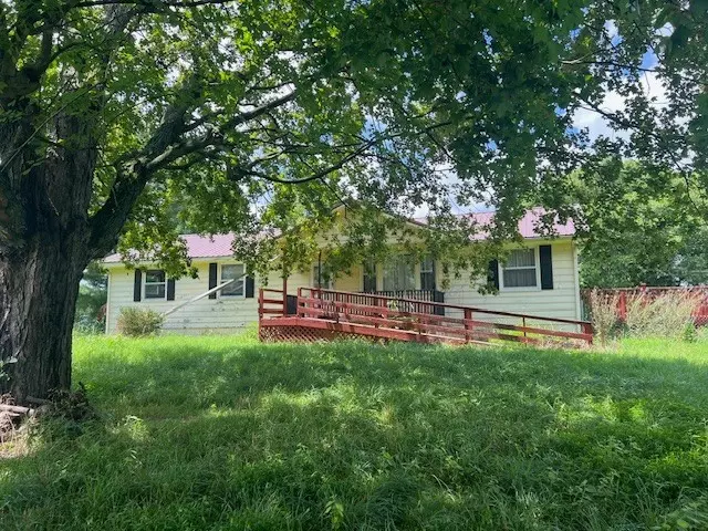 7569 Greenwood Rd, Cross Plains, TN 37049