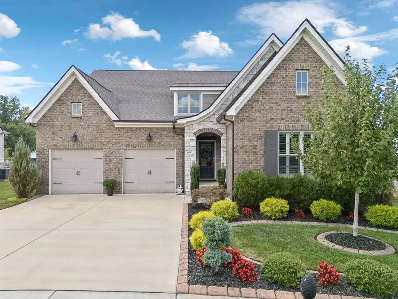 2409 Sturry Cove Dr, Thompsons Station, TN 37179