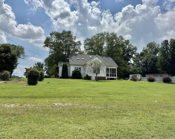 Dickson, TN 37055,107 Willow Creek Ln