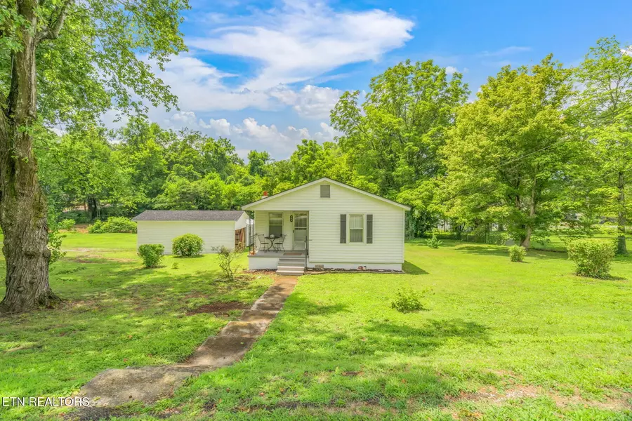 209 E Winchester St, Rockwood, TN 37854