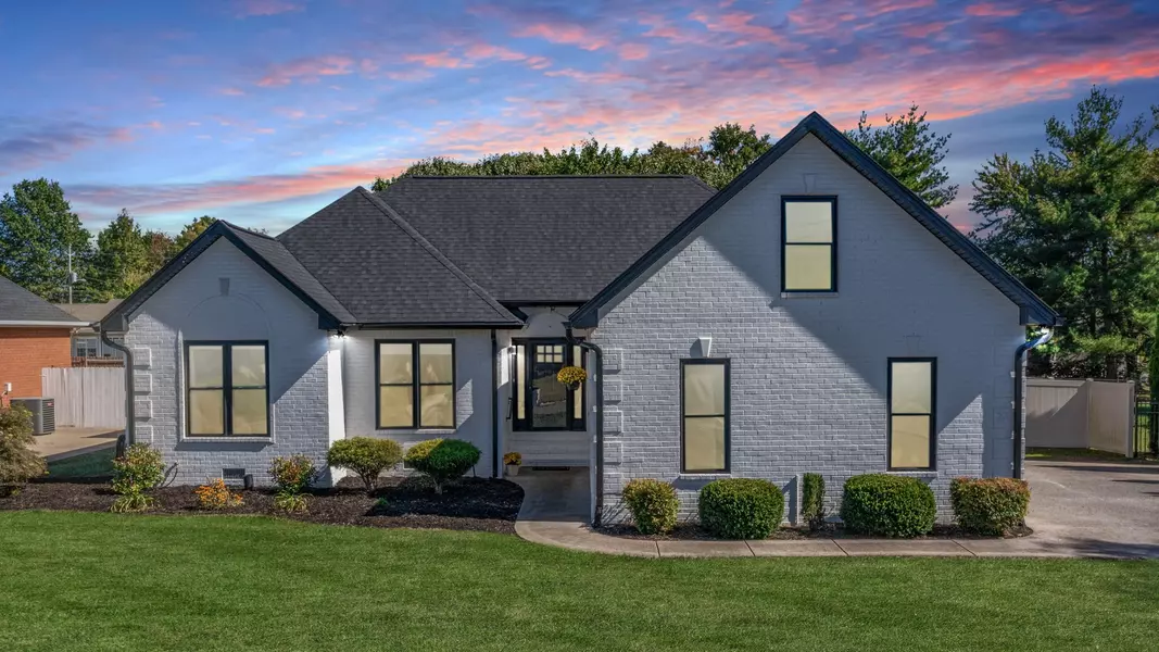 2033 Adonis Dr, Murfreesboro, TN 37128