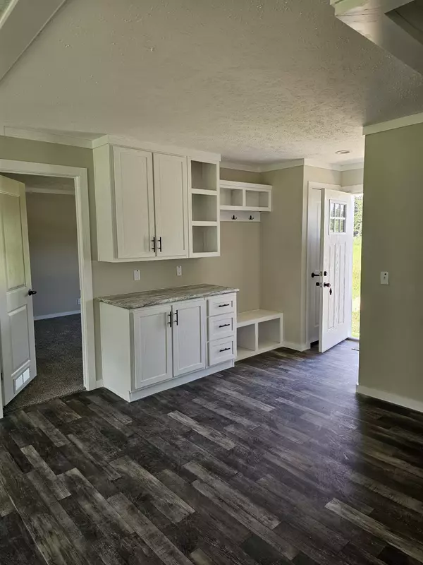 Lafayette, TN 37083,5252 White Springs Ln