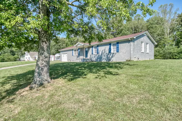 4871 New Window Cliff Rd, Baxter, TN 38544