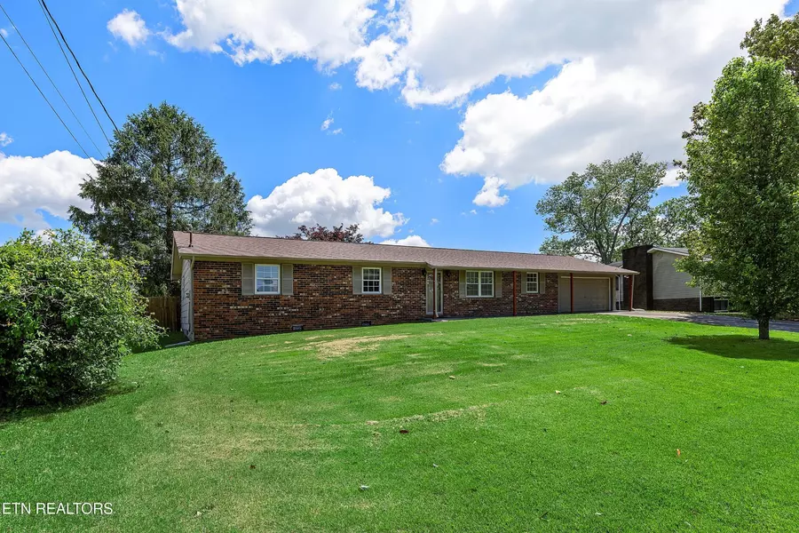 7432 Northampton Blvd, Knoxville, TN 37931