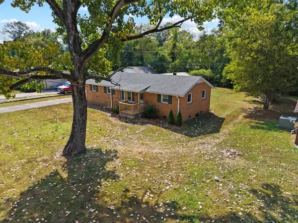 33 Charlemagne Blvd,  Clarksville,  TN 37042