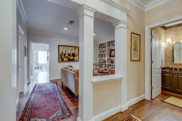 Nashville, TN 37205,3733 West End Avenue #300