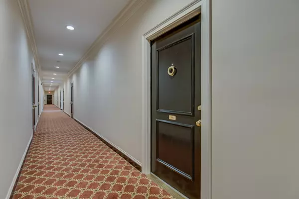 Nashville, TN 37205,3733 West End Avenue #300