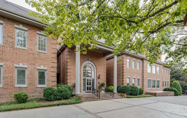 Nashville, TN 37205,3733 West End Avenue #300