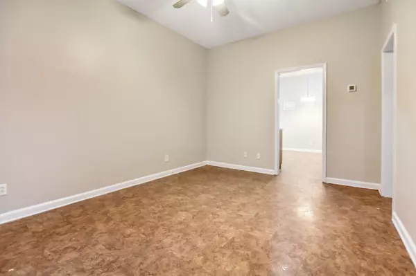 Clarksville, TN 37043,701 Peachers Drive #D