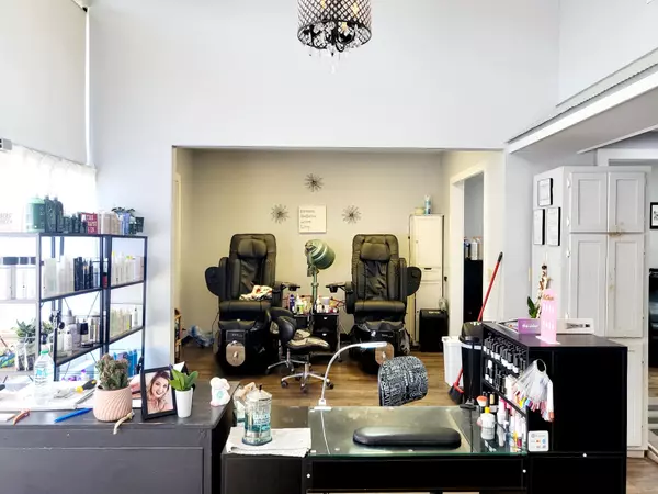 Camden, TN 38320,156 W Main St