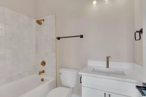 Nashville, TN 37209,5301 Centennial Blvd #A