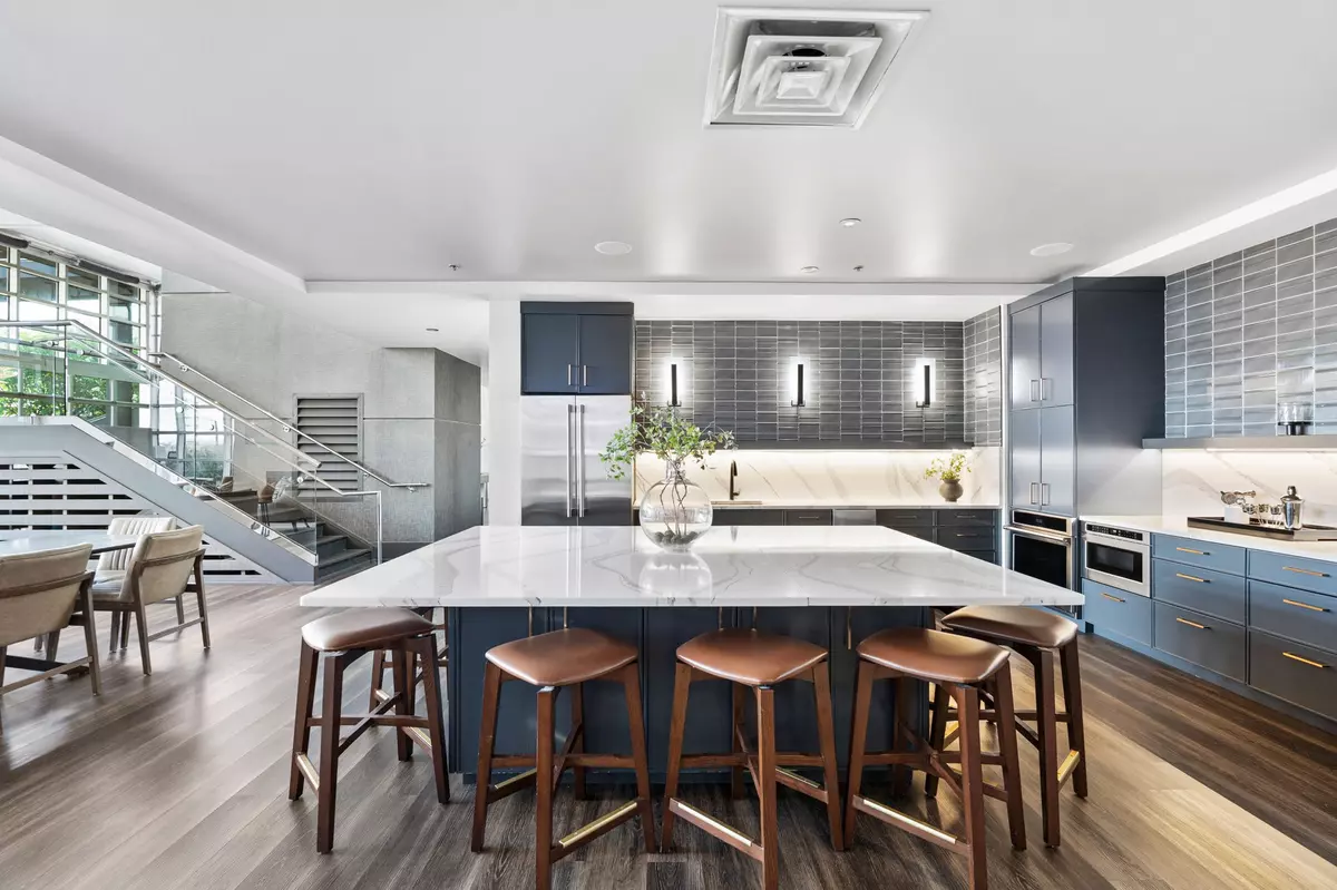 Nashville, TN 37203,600 12th Ave #S #722