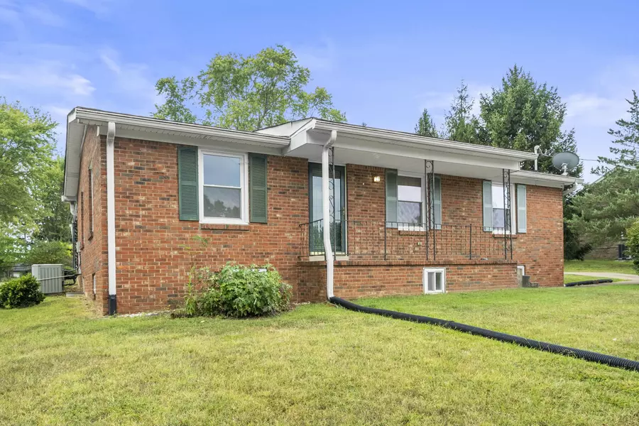 311 Dreamland Dr, Greenbrier, TN 37073