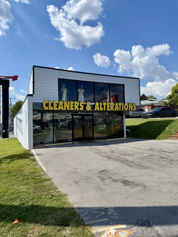 Nashville, TN 37215,3707 HILLSBORO PIKE