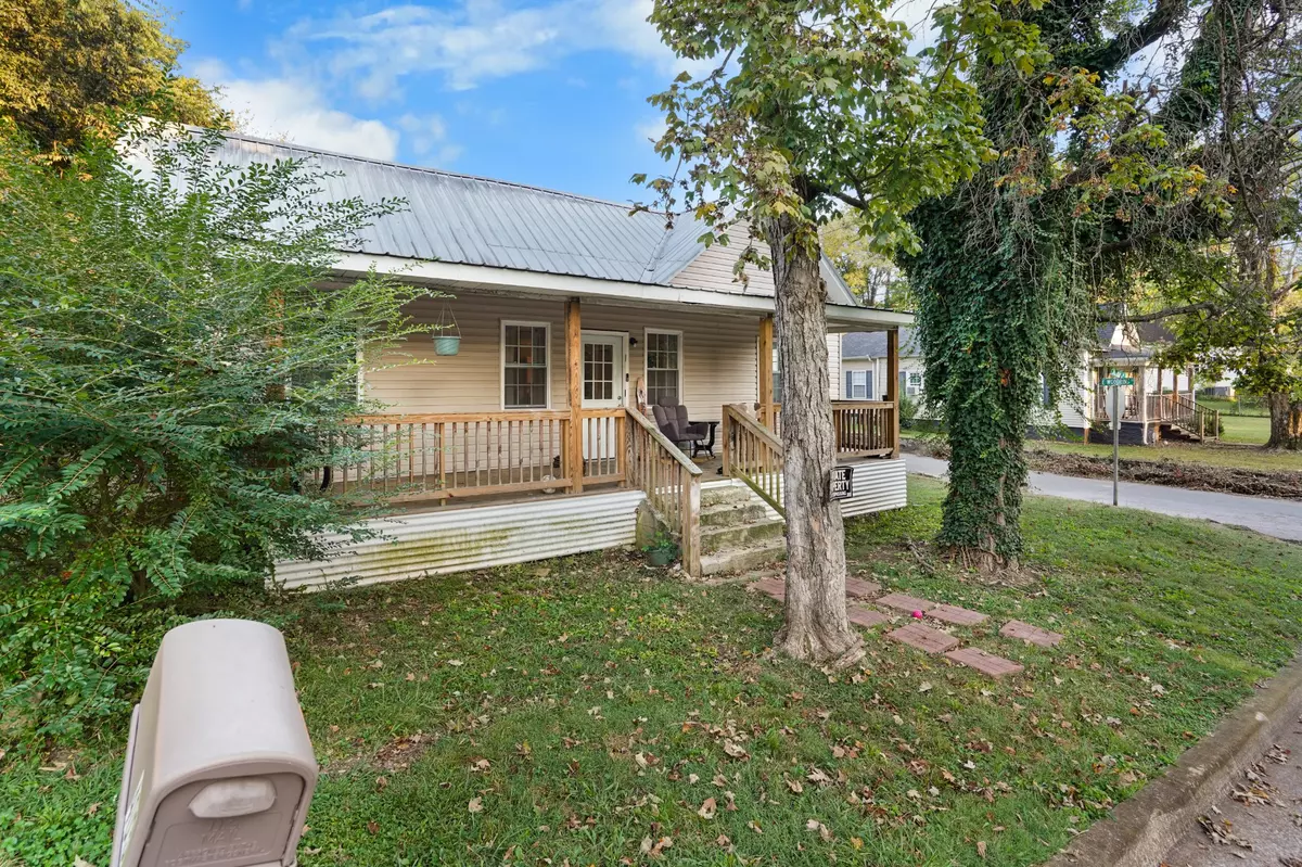 Pulaski, TN 38478,403 Victoria St