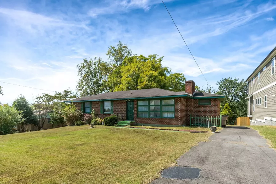 2434 Chapman Dr, Nashville, TN 37206