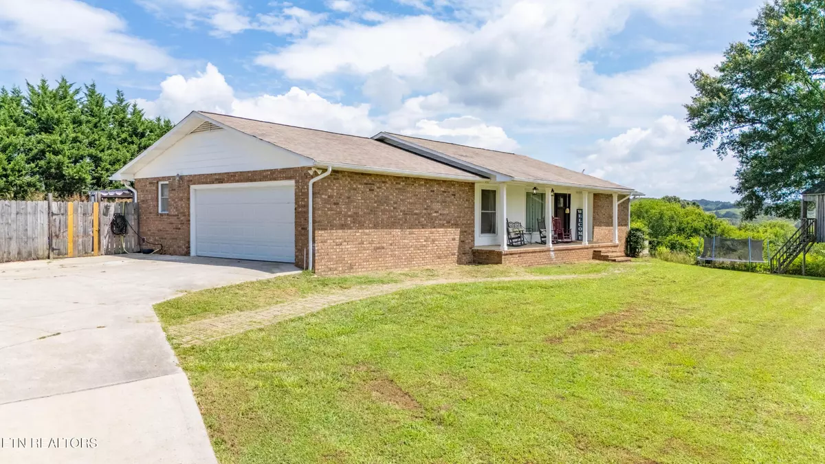 Loudon, TN 37774,13152 Roberson Spring Rd