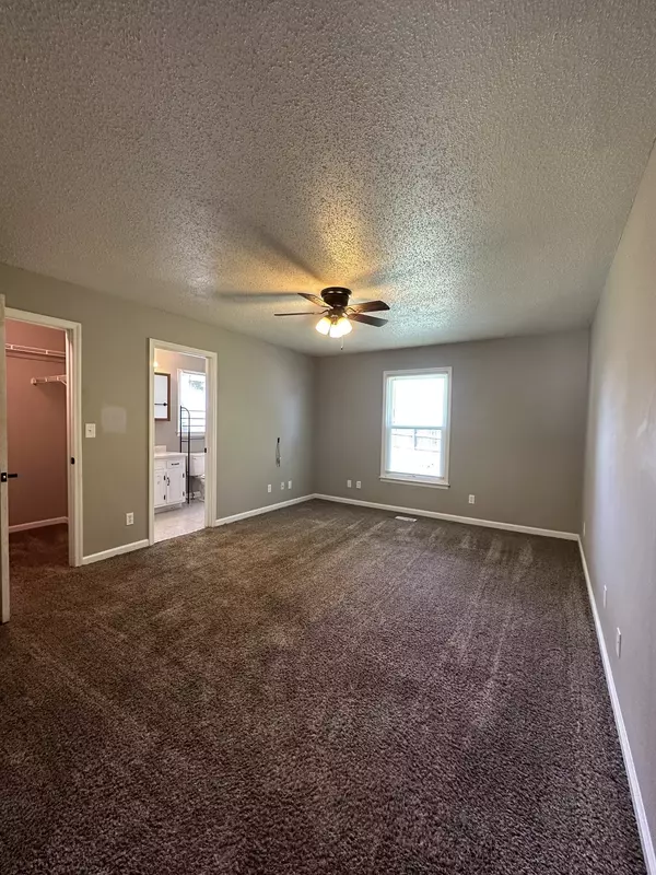 Clarksville, TN 37042,2026 Windmeade Dr