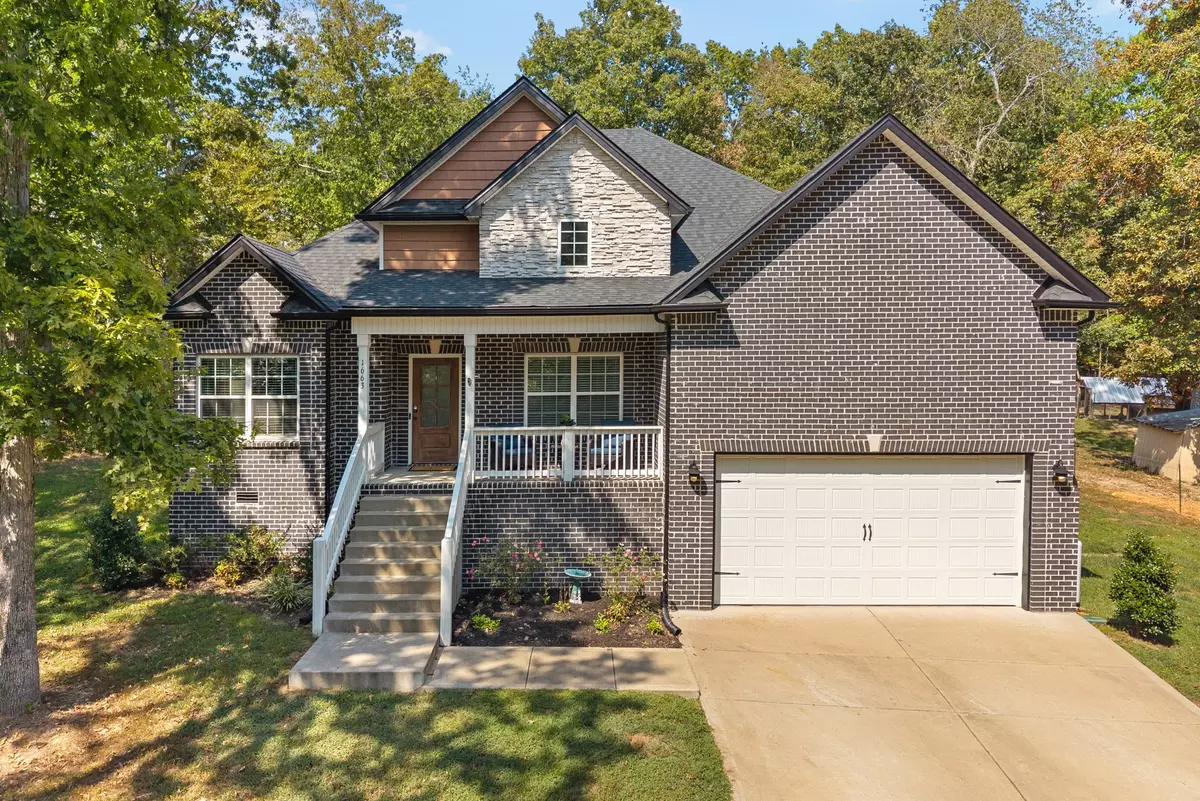 Southside, TN 37171,1663 Southside Rd