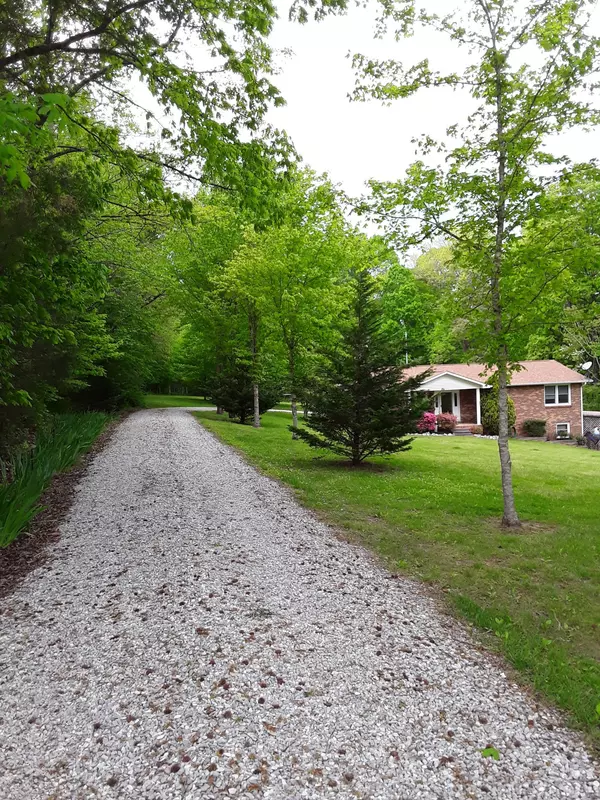 579 Murrell Rd, Dickson, TN 37055