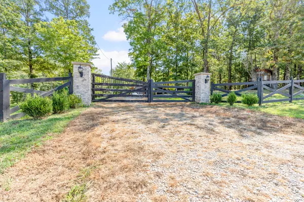 Mc Ewen, TN 37101,3844 Humphreys County Line Rd