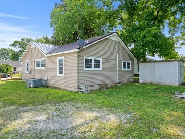 Cowan, TN 37318,313 Tennessee Ave #S